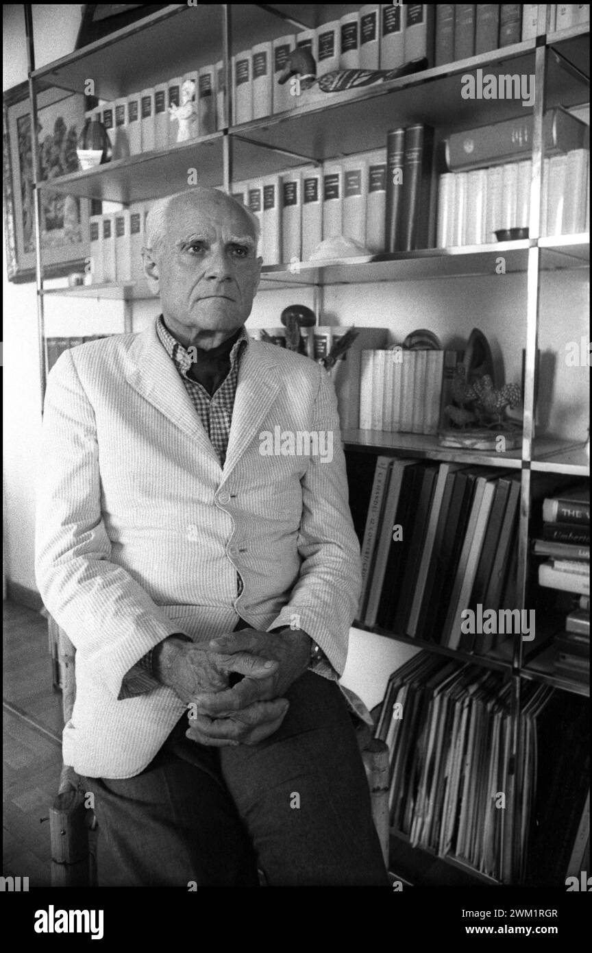 MME4713138 Italian writer ALBERTO MORAVIA in his house, Rome 1979 ...