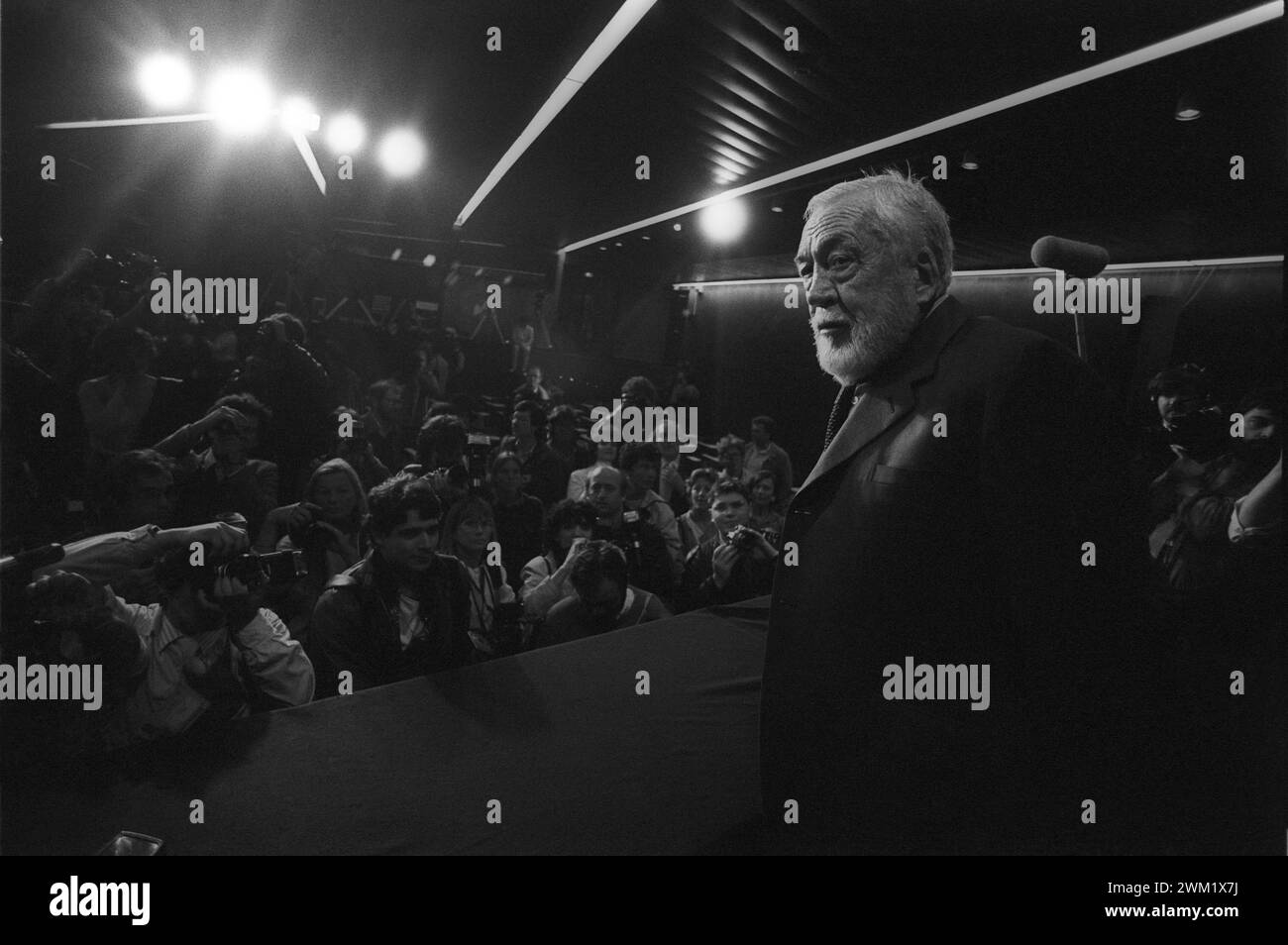 MME4739441 Cannes Film Festival 1984. American director and actor John Huston/Festival del Cinema di Cannes 1984. He registered John Huston -; (add.info.: Cannes Film Festival 1984. American director and actor John Huston/Festival del Cinema di Cannes 1984. He registered John Huston -); © Marcello Mencarini. All rights reserved 2024. Stock Photo