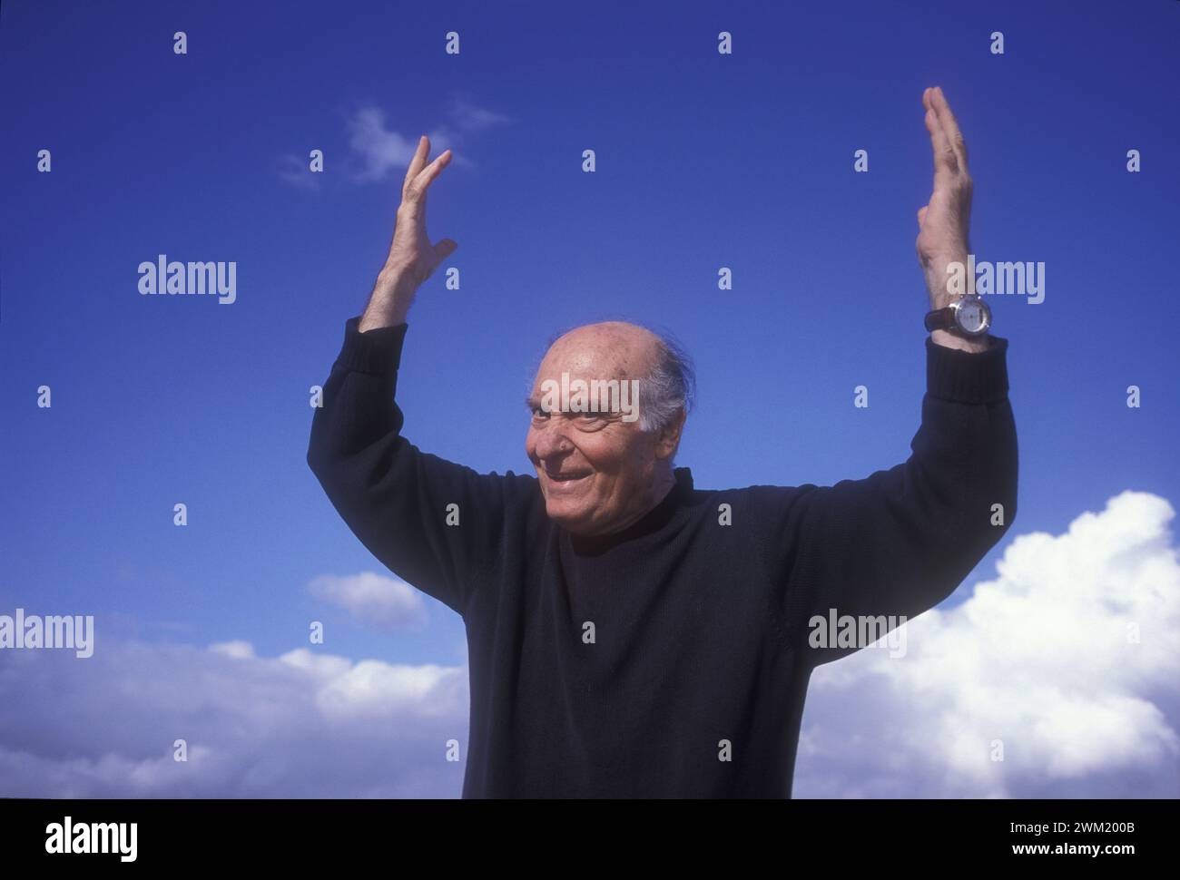 Tu ridi hi-res stock photography and images - Alamy