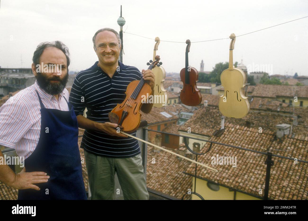 Lute maker hi-res stock photography and images - Alamy