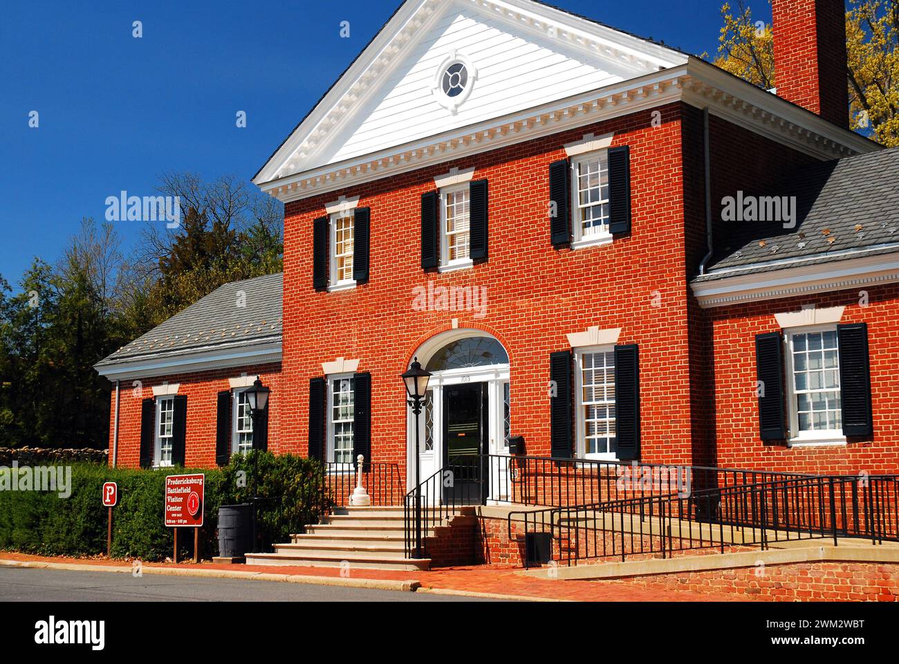 The stately manor now serves as the visitor’s center at the Fredericksburg National Battlefield in Virginia Stock Photo