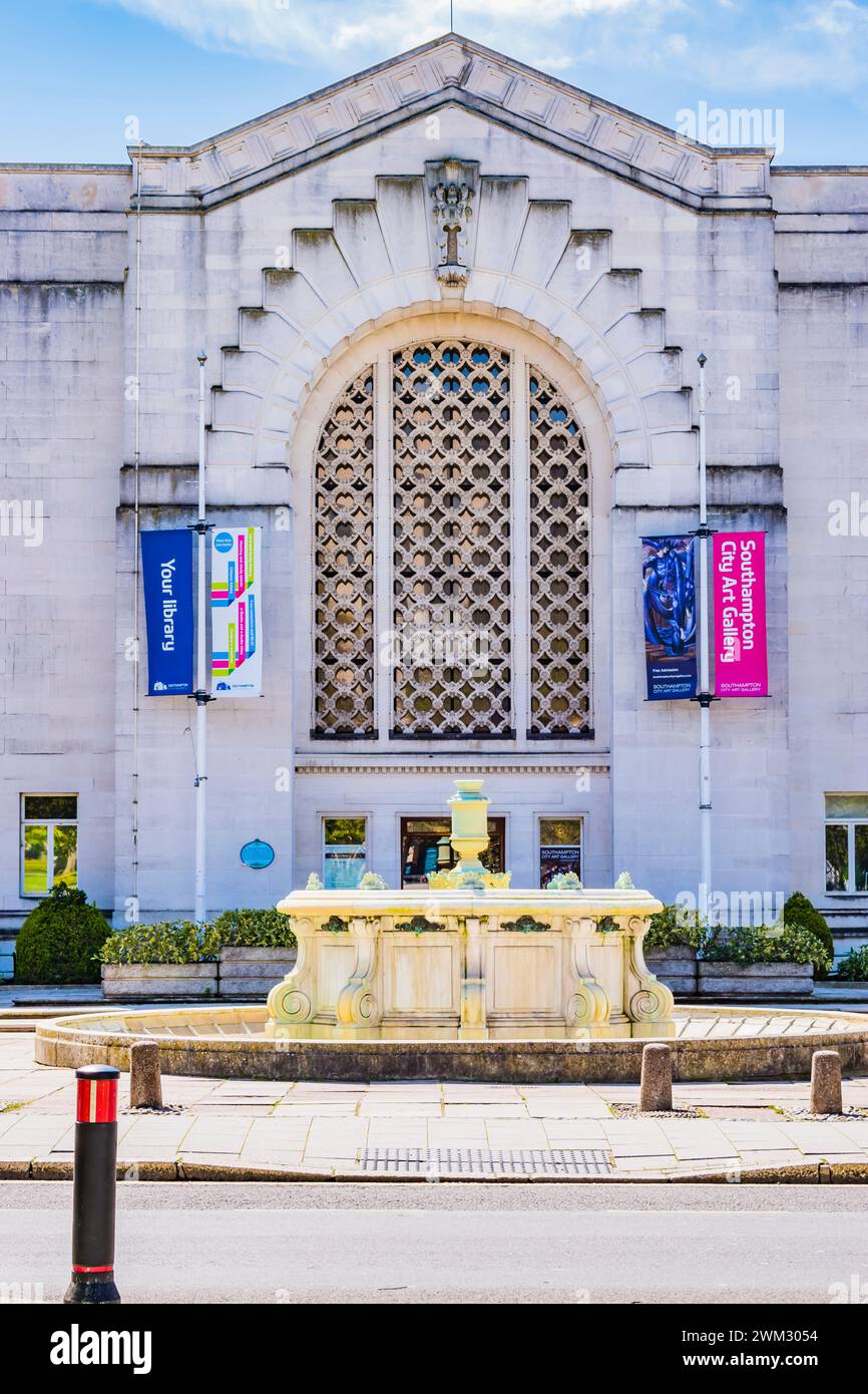 The Southampton City Art Gallery, located in the north wing of Civic Centre on Commercial Road. Southampton, Hampshire, England, United Kingdom, UK, E Stock Photo