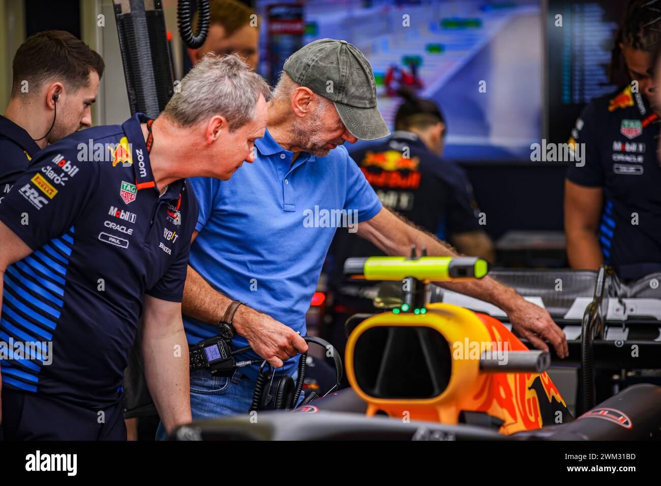 Sakhir, Bahrain. 22nd Feb, 2024. NEWEY Adrian (gbr), Chief Technical Officer of Red Bull Racing and MONAGHAN Paul, Chief Engineer & Car Engineering of Red Bull Racing, portrait, box, stand during the Formula 1 Aramco pre-season testing 2024 of the 2024 FIA Formula One World Championship from February 21 to 23, 2024 on the Bahrain International Circuit, in Sakhir, Bahrain - Photo Eric Alonso/DPPI F1 Pre-season Testing in Bahrain at Bahrain International Circuit on February 22, 2024 in Sakhir, Bahrain. (Photo by HOCH ZWEI) Credit: dpa/Alamy Live News Stock Photo
