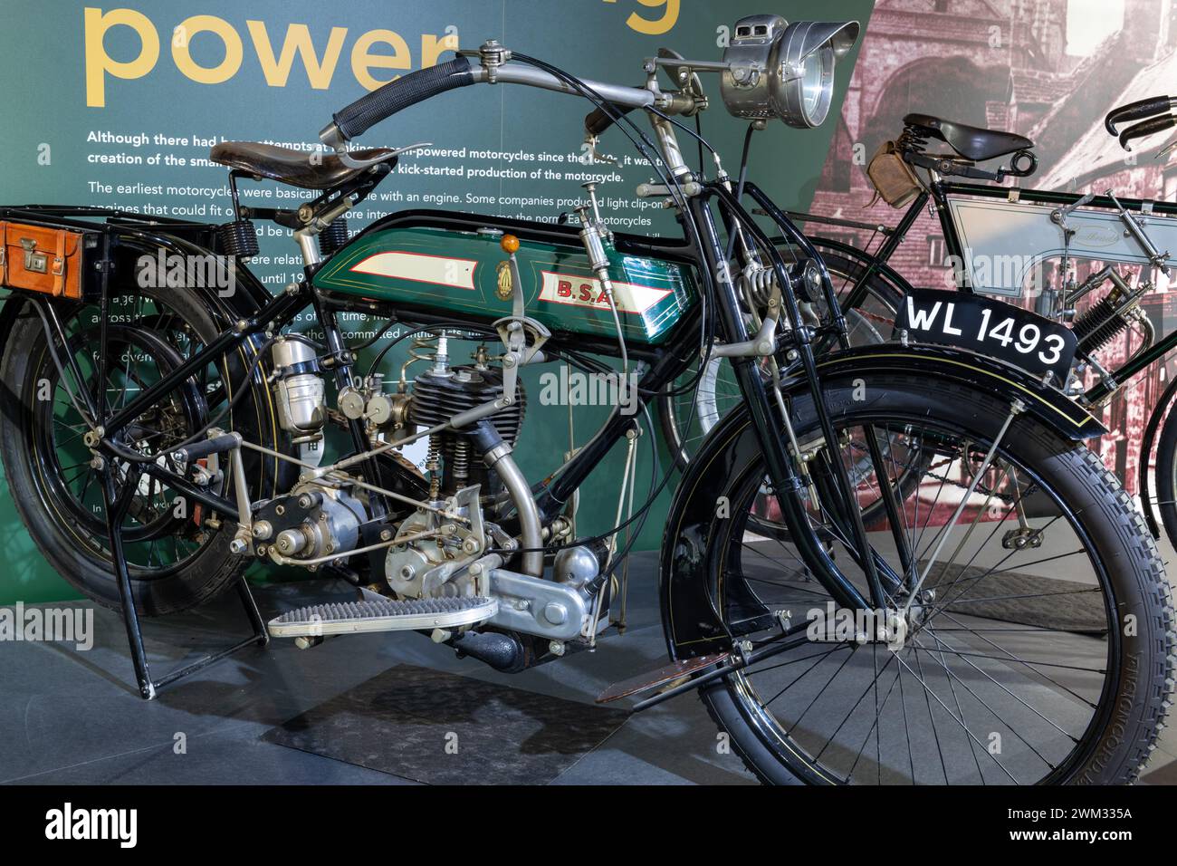 Vintage bsa motorcycle hi-res stock photography and images