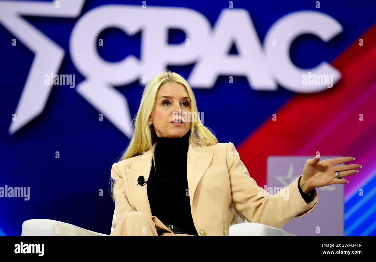 Pam bondi hi-res stock photography and images - Alamy
