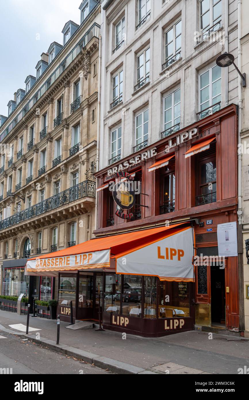 Exterior view of Brasserie Lipp, a famous traditional Parisian brasserie located in the Saint-Germain-des-Pres district of Paris, France Stock Photo