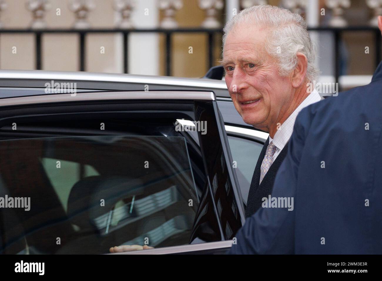 King Charles leaves The London Clinic with Queen Camilla this afternoon