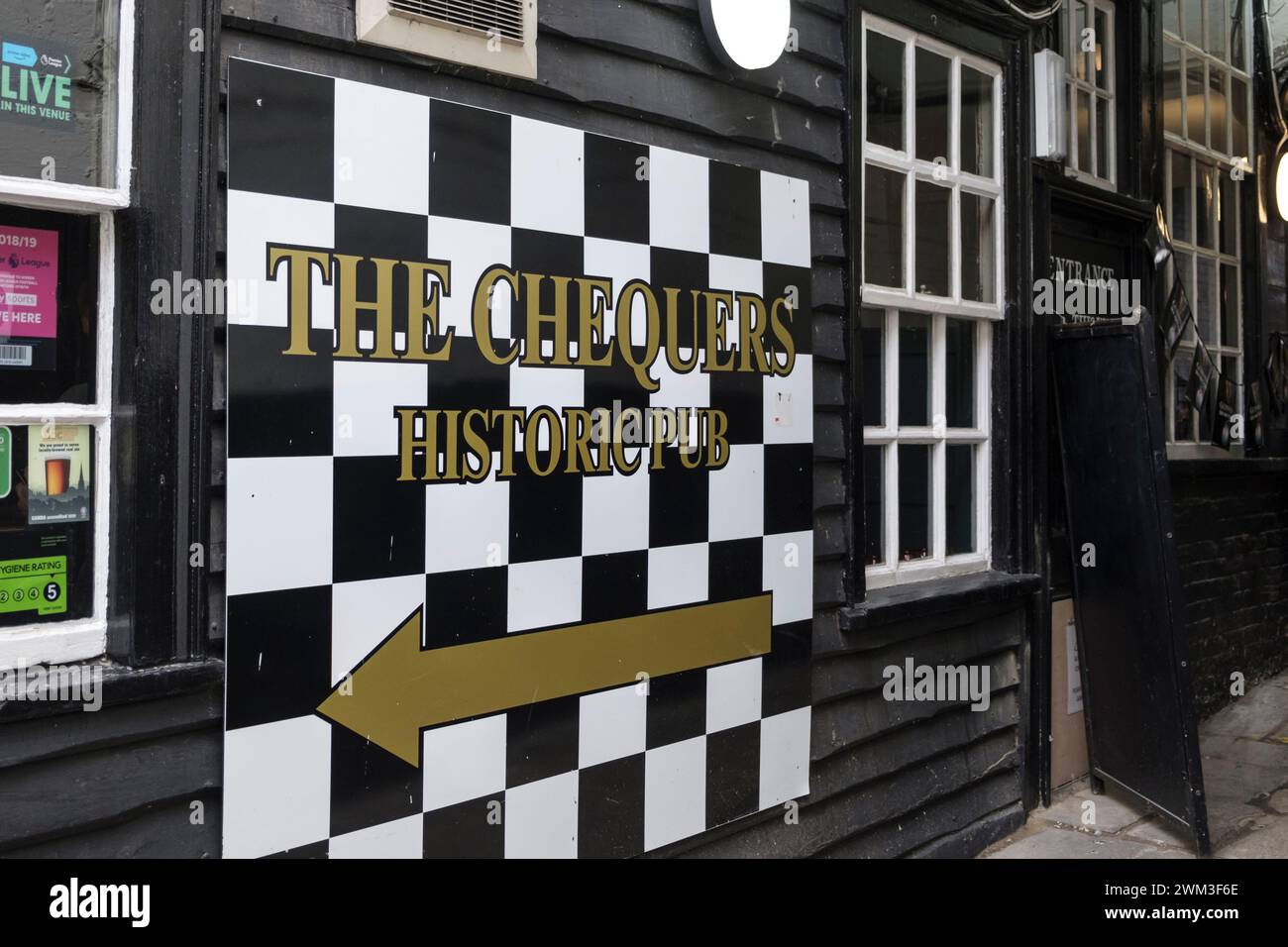 Around the University city of Oxford UK. The chequers pub Stock Photo