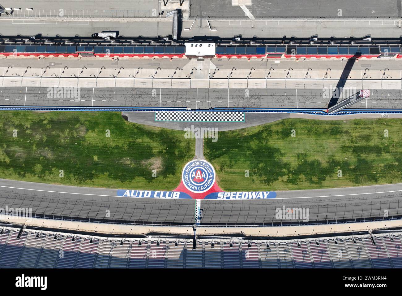 Auto club speedway finish line hi-res stock photography and images - Alamy