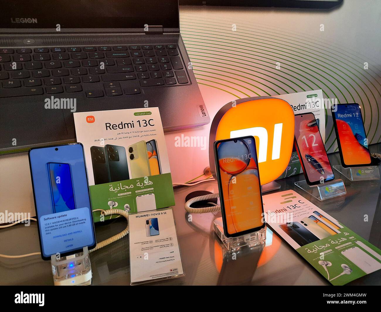 Redime Redmi note hi-res stock photography and images - Alamy