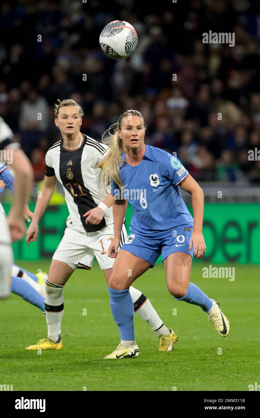 Amandine Henry of France, left Alexandra Popp of Germany during the UEFA Women's Nations League, Semi-final football match between France and Germany on February 23, 2024 at Groupama Stadium in Decines-Charpieu near Lyon, France - Photo Jean Catuffe/DPPI Credit: DPPI Media/Alamy Live News Stock Photo
