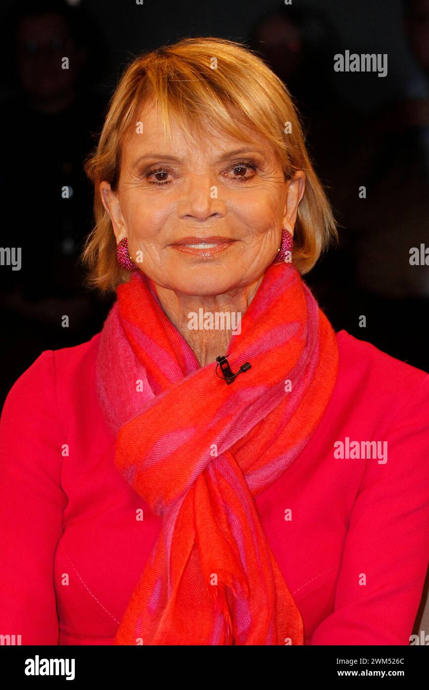 Drawing the Essence of Bild Uschi Glas: A Timeless Art Form