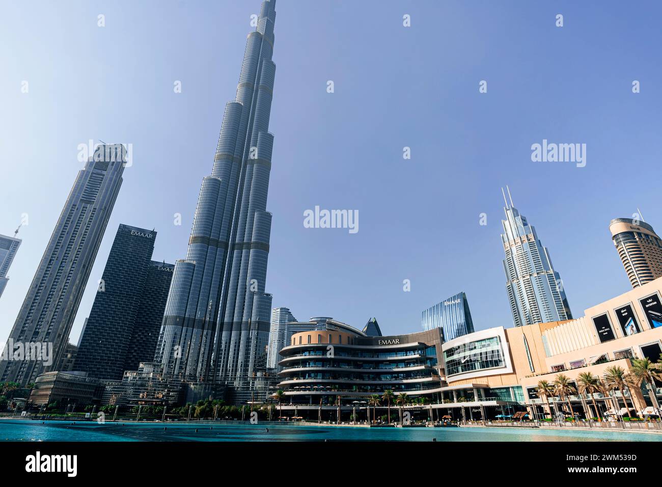 Burj dubai skyscraper and other hi-res stock photography and images - Alamy