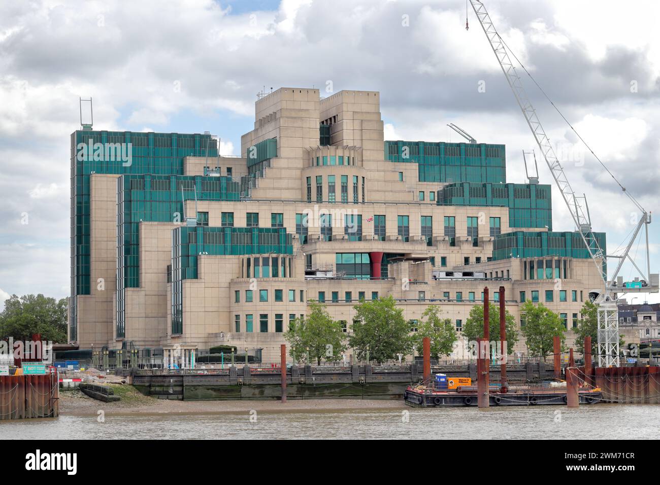 The SIS Building, also called the MI6 Building,  the headquarters of the Secret Intelligence Service (SIS, MI6) Stock Photo