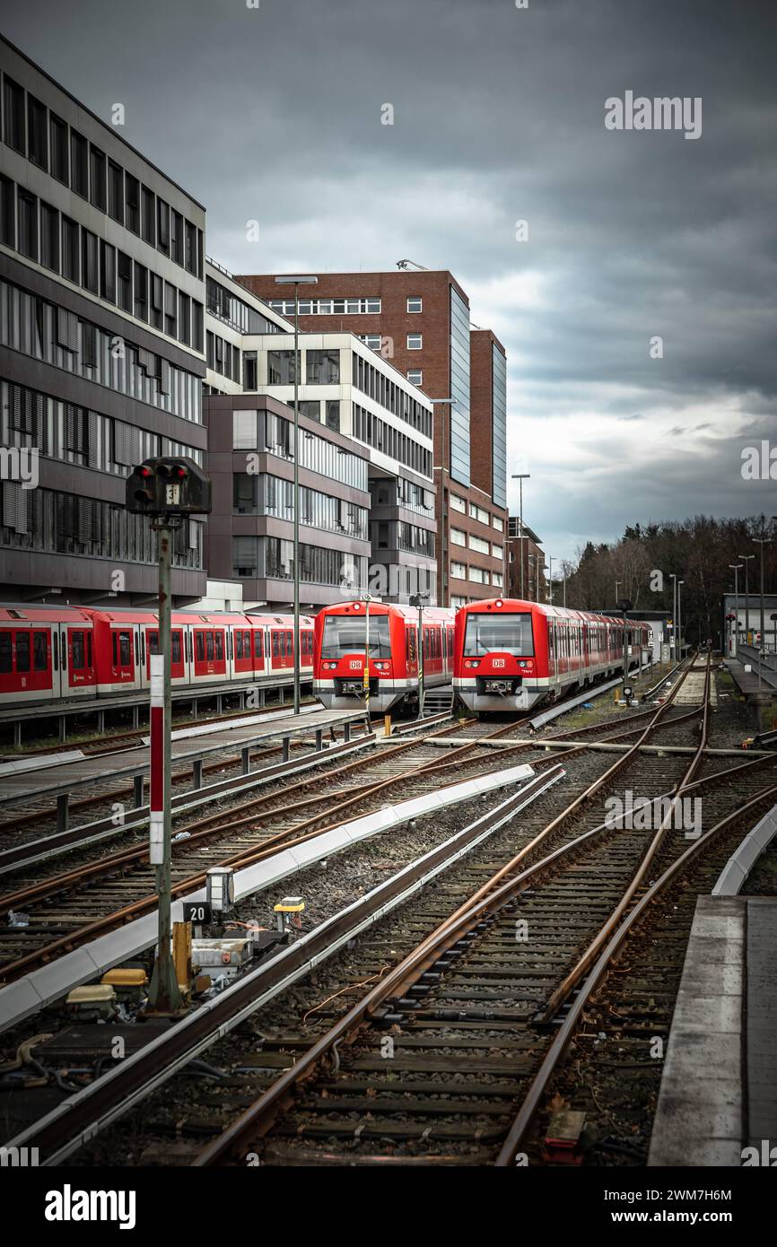 S-Bahn Züge der S-Bahn-Linie S1 in Hamburg, Deutschland *** S Bahn ...