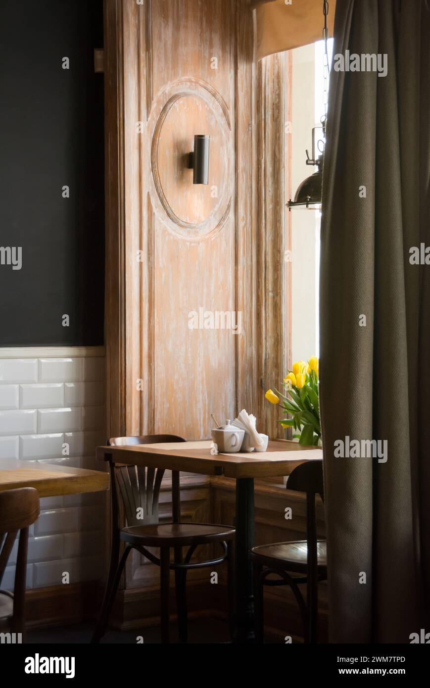 Cafe tables window restaurant hi-res stock photography and images - Alamy