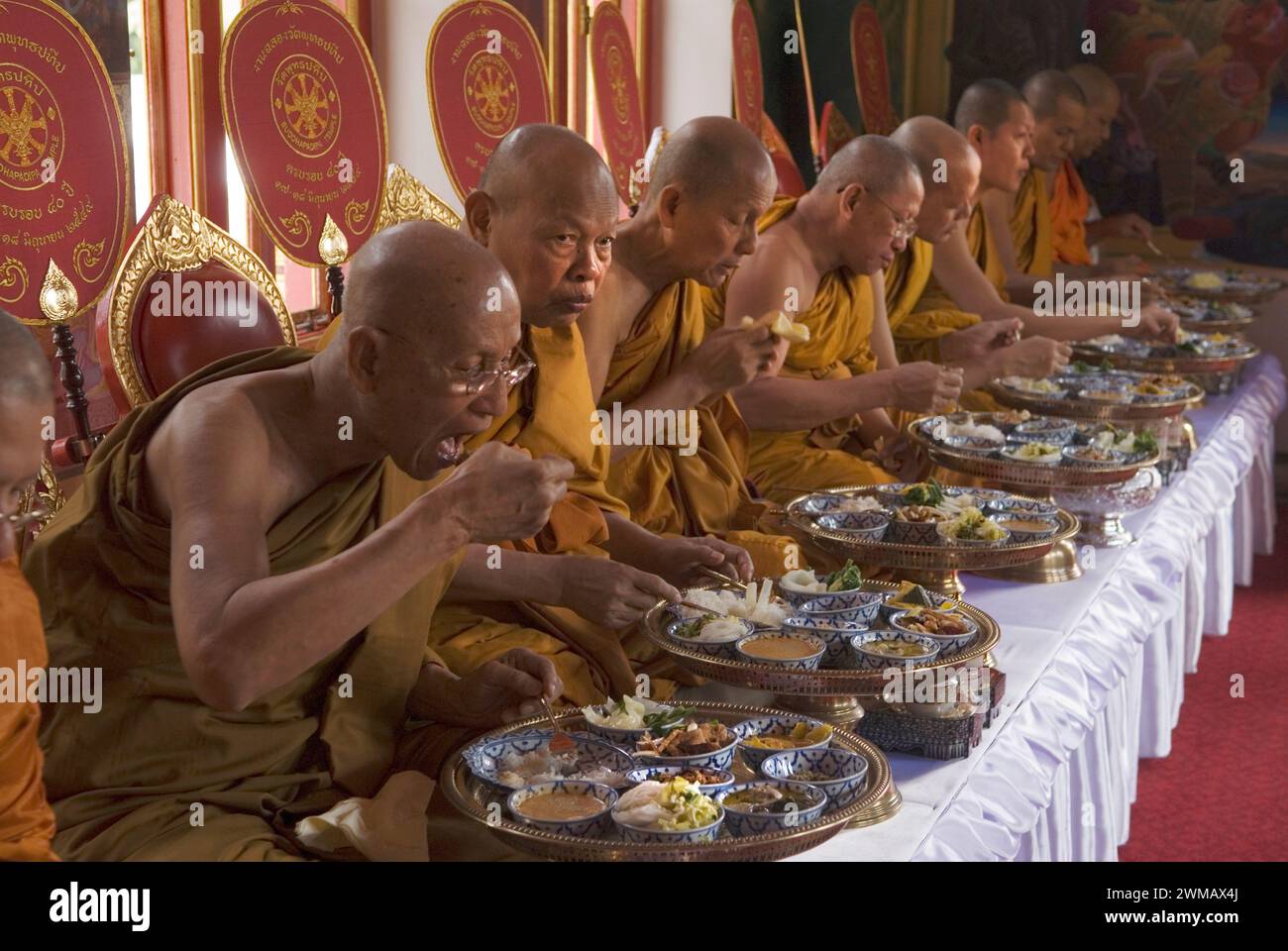 Wimbledon, London, England 24th June 2006. Annual celebration of the founding of the Buddhist  Buddhapadipa Temple in Wimbledon. HOMER SYKES Stock Photo