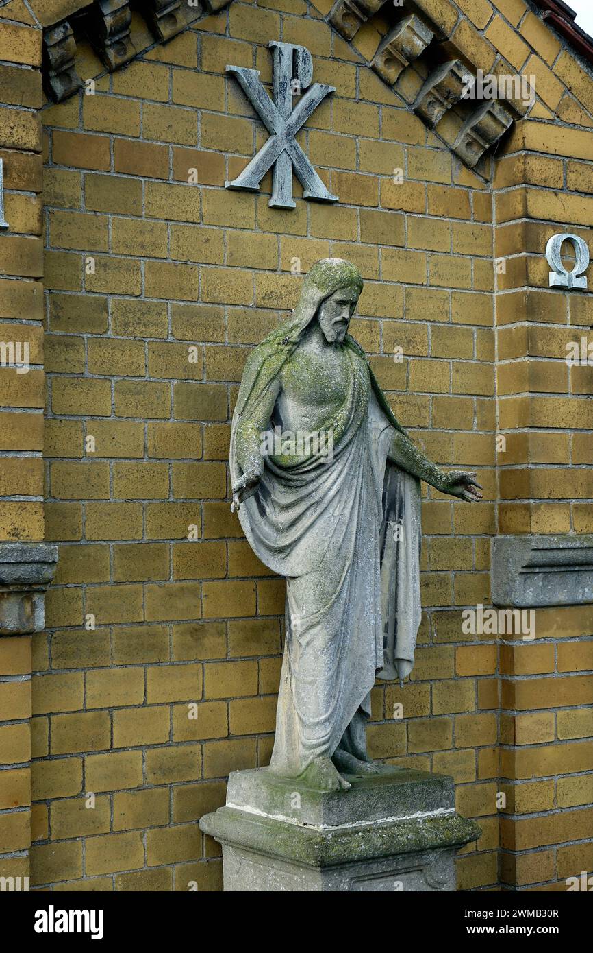 Eine statue von jesus christus hi-res stock photography and images - Alamy