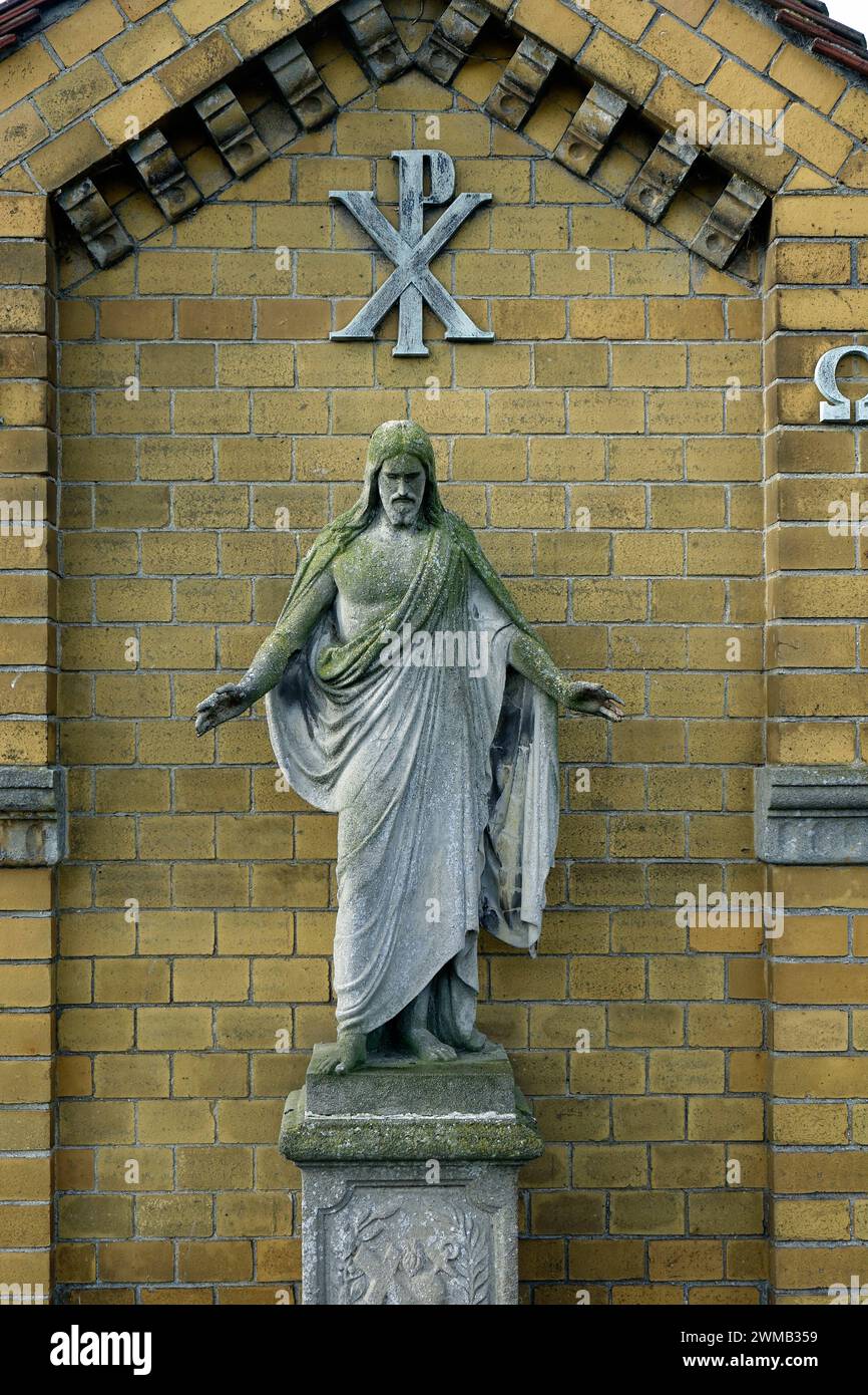 Eine statue von jesus christus hi-res stock photography and images - Alamy