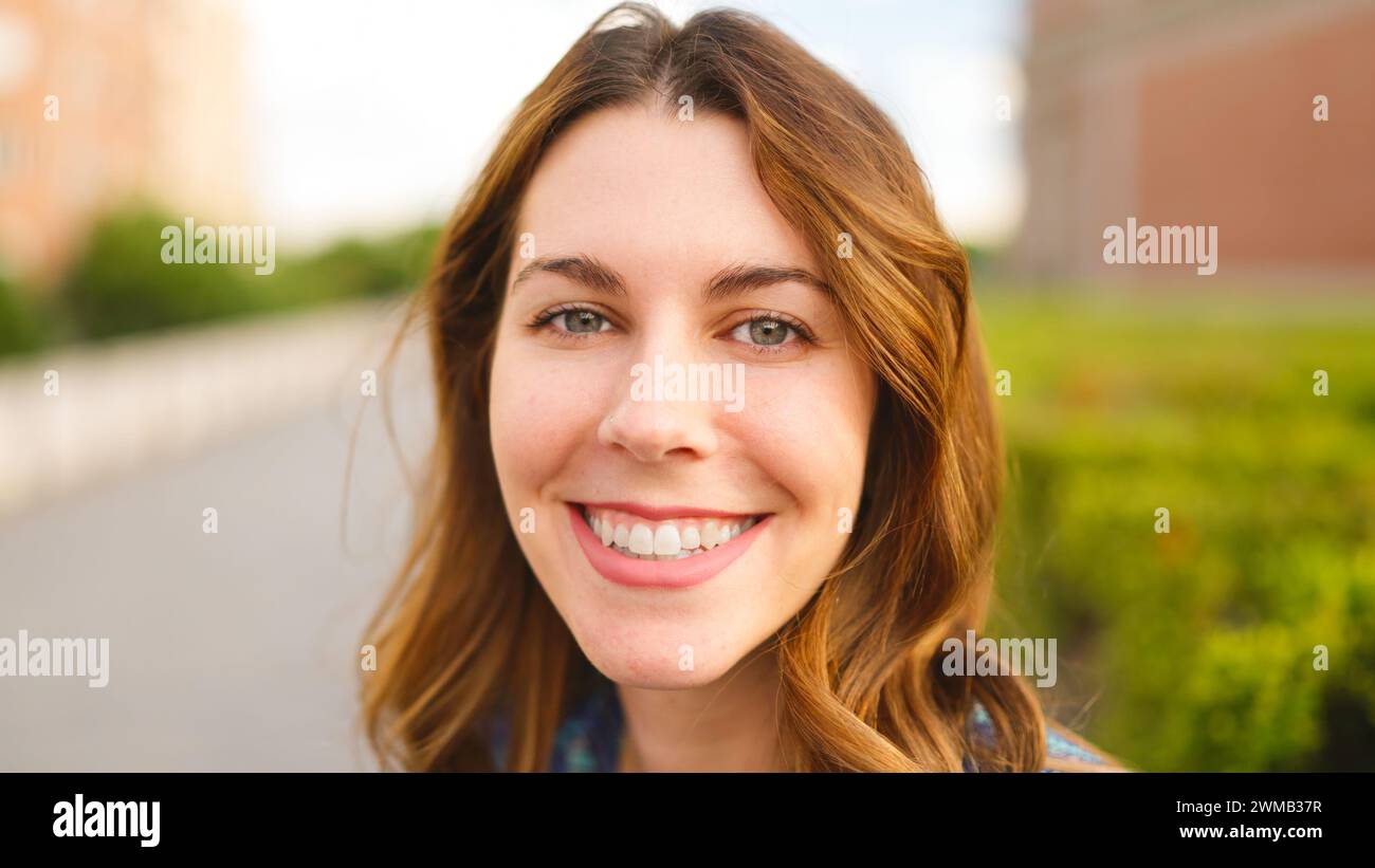 Beauty woman perfect smile hi-res stock photography and images - Alamy