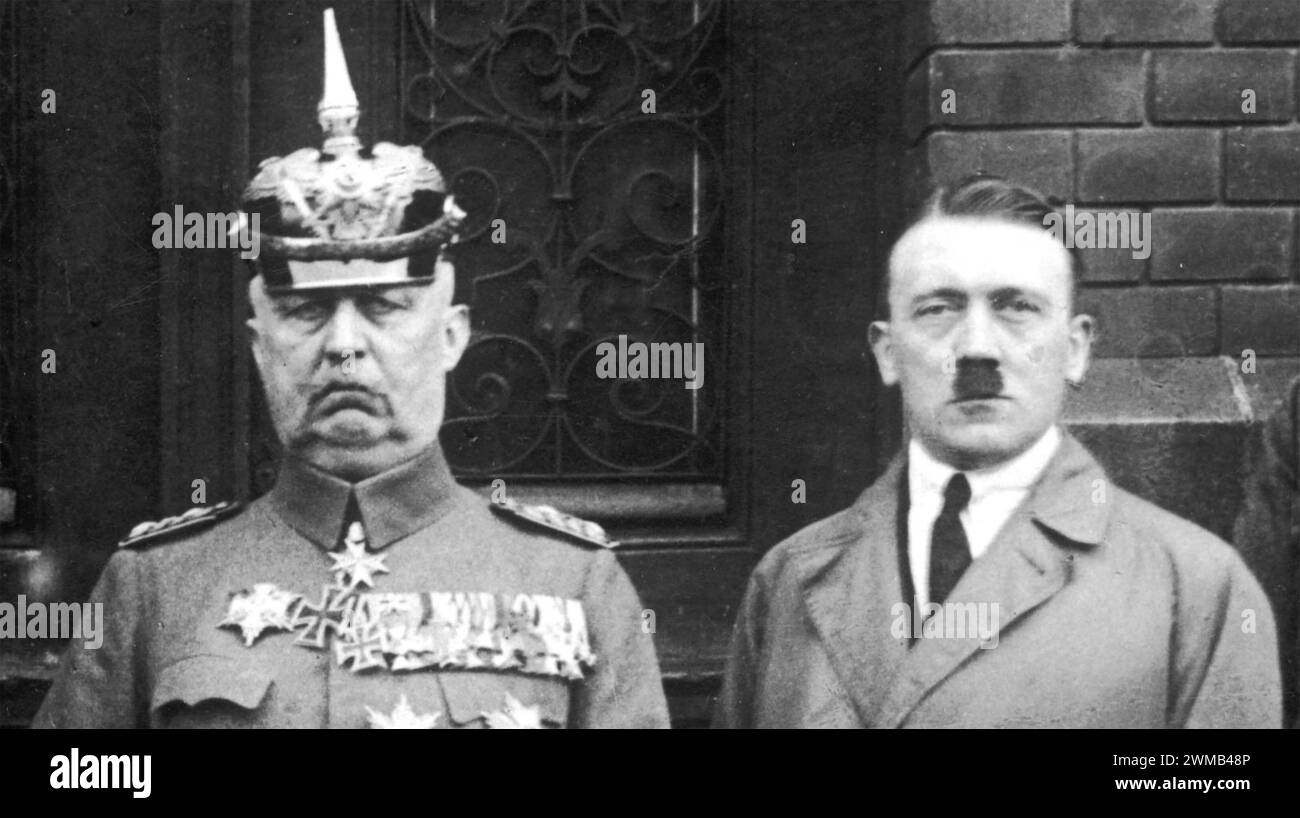ERICH LUDENDORFF (at left) German general  and statesman with Adolf Hitler in April 1924 Stock Photo