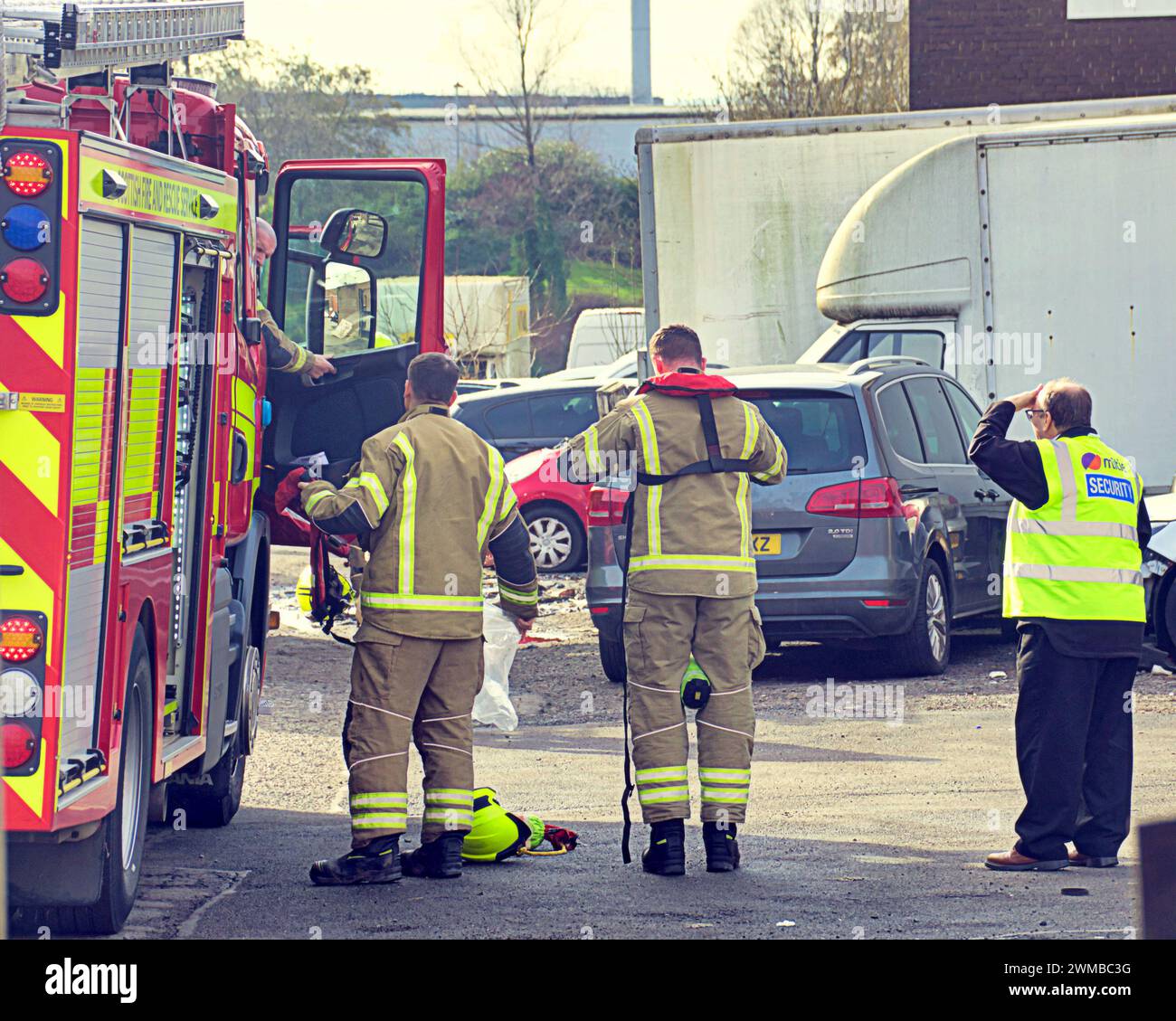 Glasgow, Scotland, UK. 25th February, 2024. Emergency services attend incident as suspected person in the water saw a huge response comprising three police vehicles two fire engines, an ambulance ans a fire recsue vehicle to berwick street south of south street next to the river clyde. Credit Gerard Ferry/Alamy Live News Stock Photo