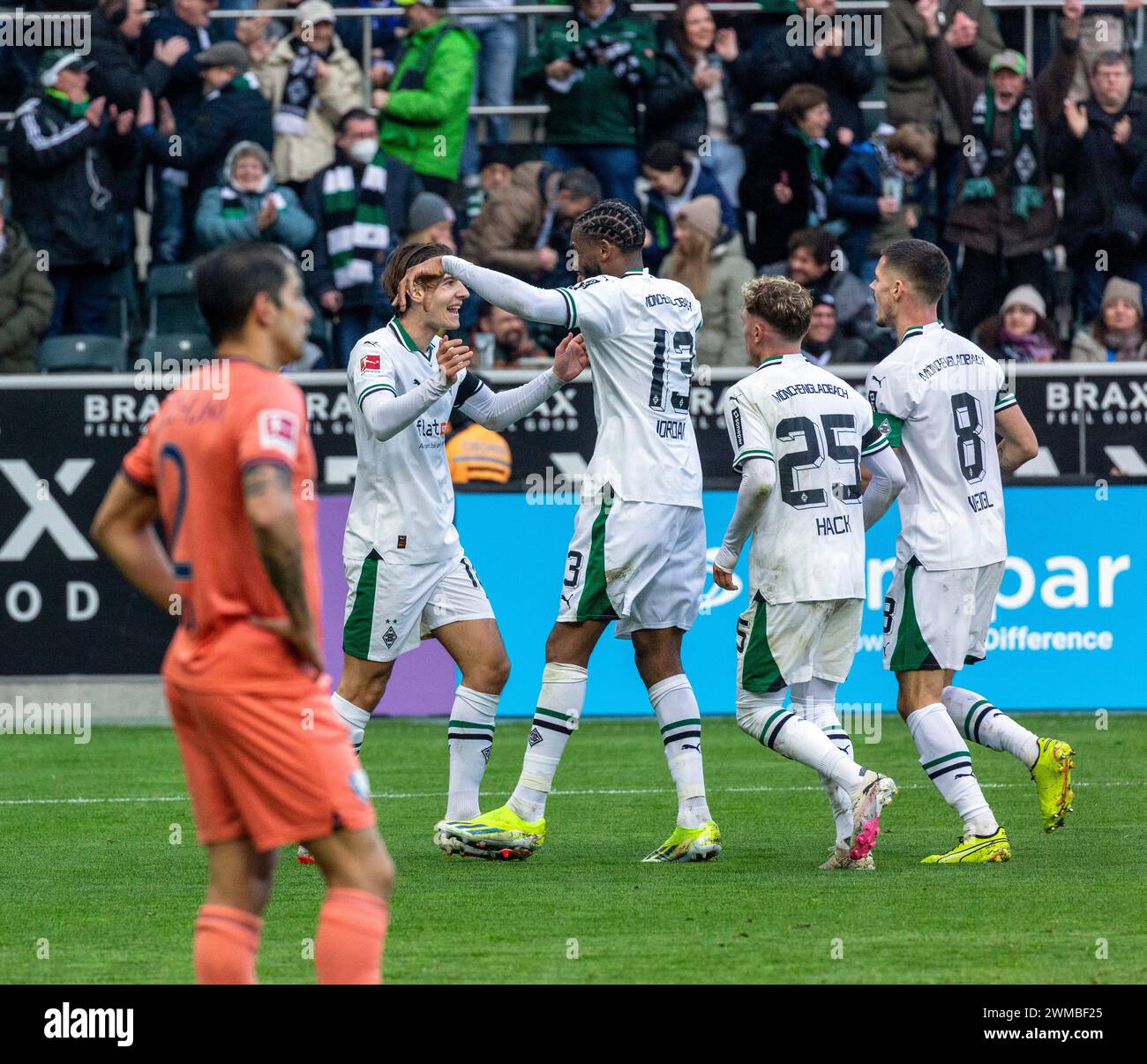 sports, football, Bundesliga, 2023/2024, Borussia Moenchengladbach vs. VfL Bochum 5-2, Stadium Borussia Park, Gladbach goal cancelled by video assist, rejoicing f.l.t.r. goal scorer Florian Neuhaus (MG), Theoson Jordan Siebatcheu (MG), Robin Hack (MG), Julian Weigl (MG), left Christian Esteban Gamboa Luna (Bochum), DFL REGULATIONS PROHIBIT ANY USE OF PHOTOGRAPHS AS IMAGE SEQUENCES AND/OR QUASI-VIDEO Stock Photo