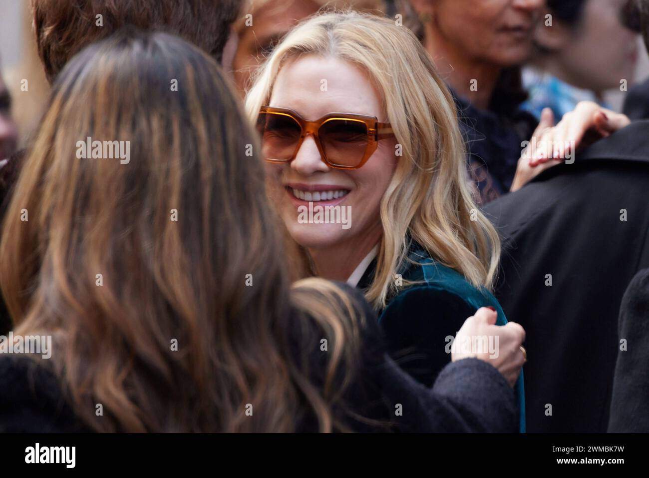 News ARMANI FW 2425 CELEBRITIES Cate Blanchett leaves