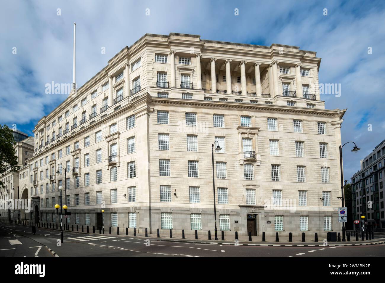 Nos 11-12 Millbank (1930), designed by Sir Frank Baines for Imperial Chemical Industries (ICI) and since the 1980s home to MI5, the Security Service Stock Photo
