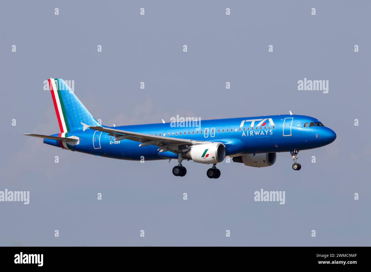 ITA Airways Airbus A320-216 (REG: EI-DTG) in special color scheme