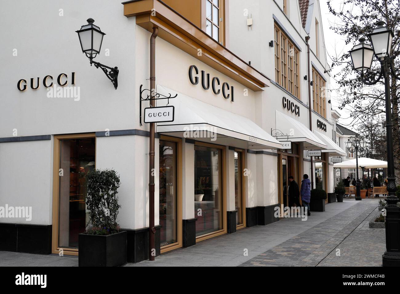 overeenkomst Iets Peregrination Gucci outlet hi-res stock photography and images - Page 2 - Alamy