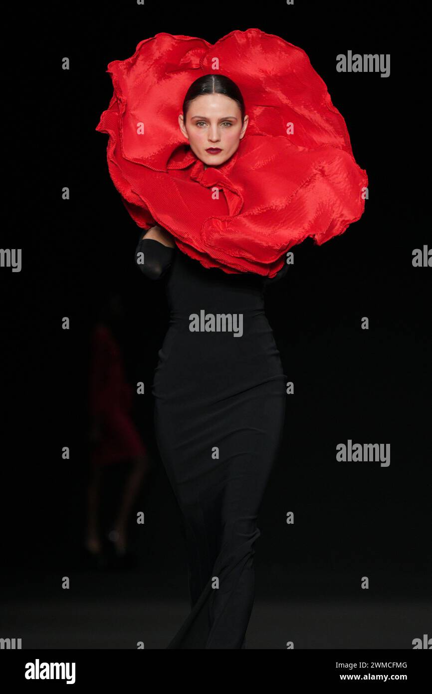 Milan, Milan Women's Fashion Week Fall/Winter 2025 Women's Fashion