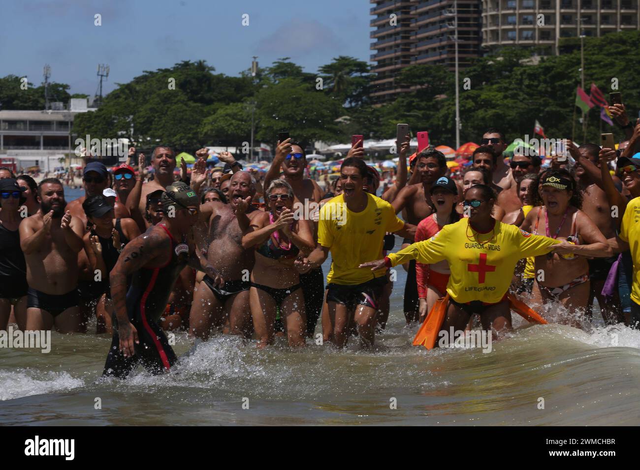 February 25, 2024, Rio De Janeiro, Rio De Janeiro, Brasil: RIO DE JANEIRO (RJ), 02/25/2024 - SWIMMING/ANA MARCELA/REINHA DO MAR- Olympic swimming champion swimmer Ana Marcela won the Rainha do Mar circuit that took place this Sunday on Copacabana beach, Rio de Janeiro. (Credit Image: © Aline Ribeiro Alcantara/TheNEWS2 via ZUMA Press Wire) EDITORIAL USAGE ONLY! Not for Commercial USAGE! Stock Photo