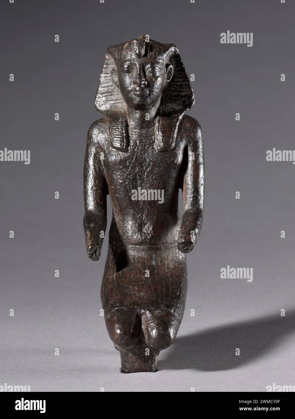 Statuette of Kneeling King, 304–30 BC. Egypt, Greco-Roman period (332 BCE–395 CE), Ptolemaic dynasty (305–30 BCE). Stock Photo