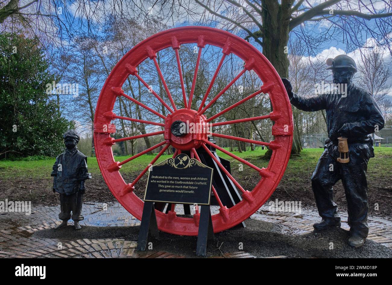 Sculpture dedicated to the men and children who worked in Coalbrookdale Coalfield, in Telford Town Park, Telford, Shropshire Stock Photo