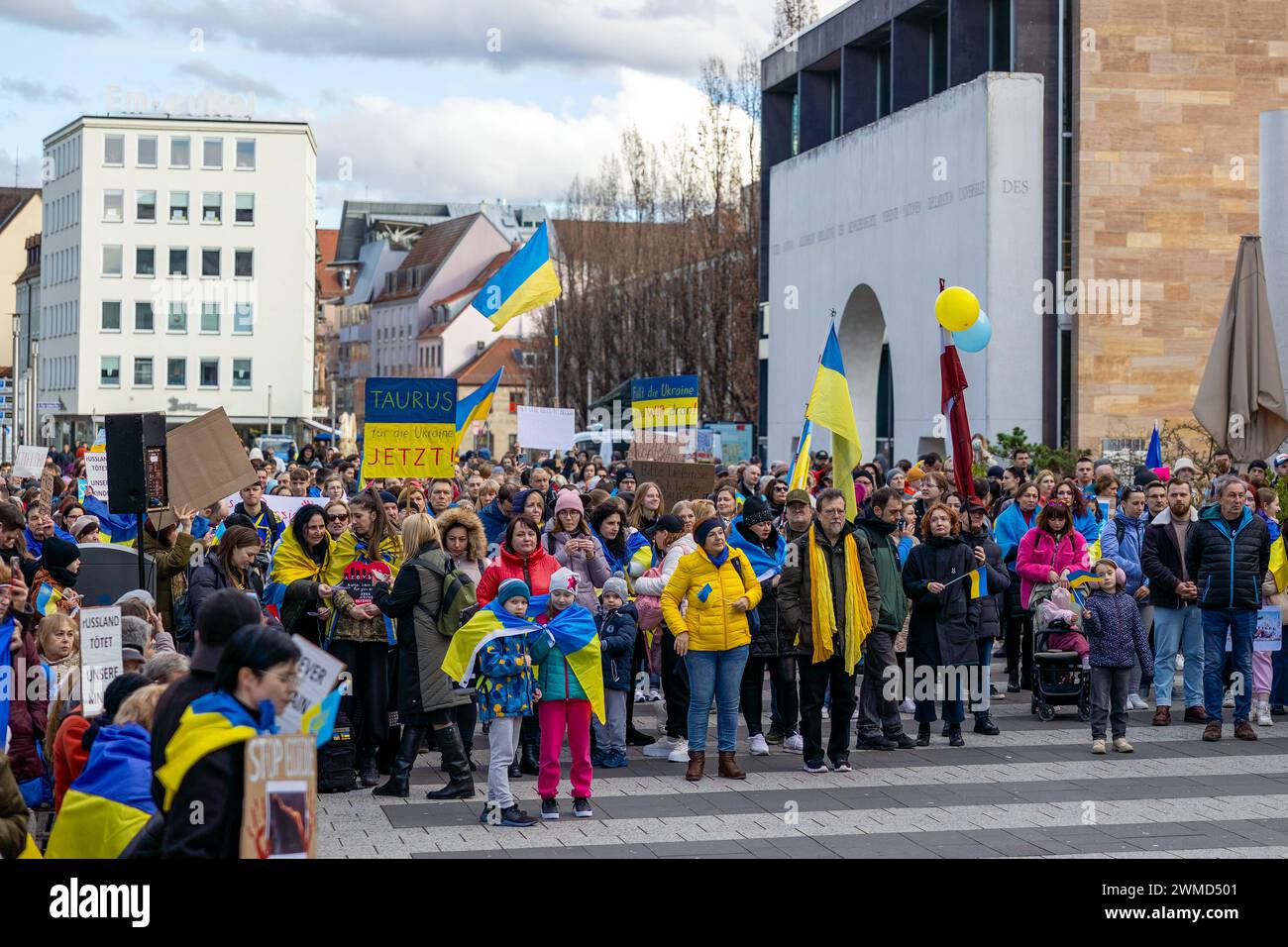 wieviel ukrainer haben arbeit in deutschland
