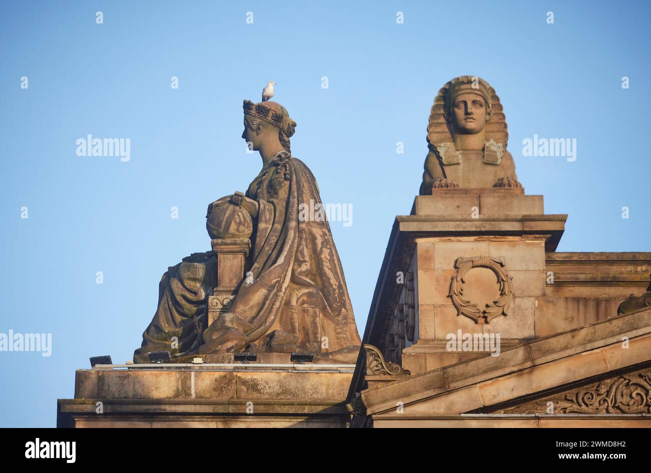 The Royal Scottish Academy roof detail Queen Victoria statue  Edinburgh, Scotland Stock Photo