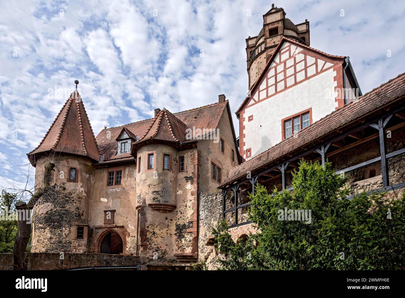 Well house in the 3rd gatehouse, new bower, battlements of the outer bailey, Ronneburg Castle, medieval knight's castle, Ronneburg, Ronneburger Stock Photo
