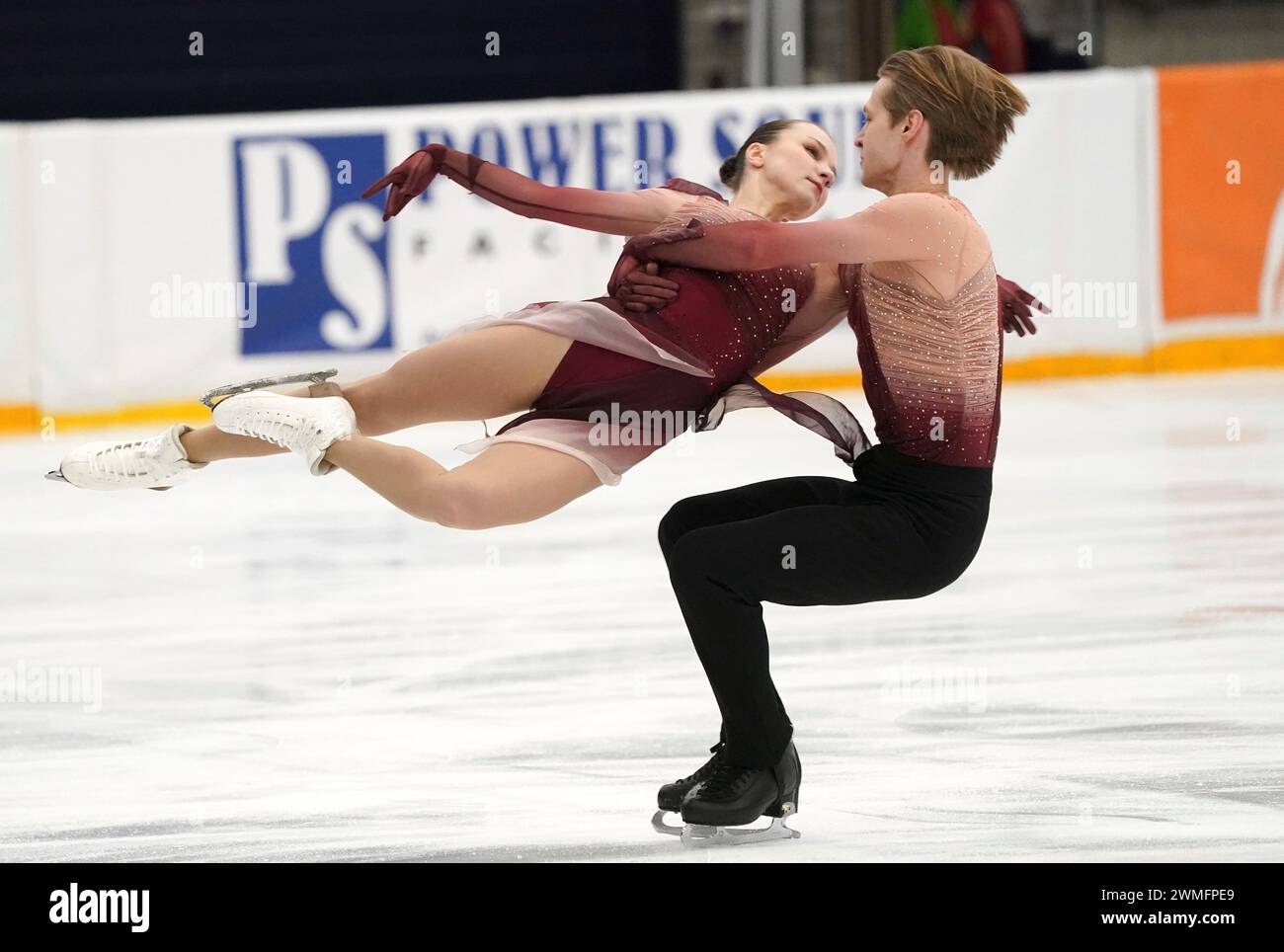 Viktoriia AZROIAN / Artur GRUZDEV (ARM) in Senior Free Dance during