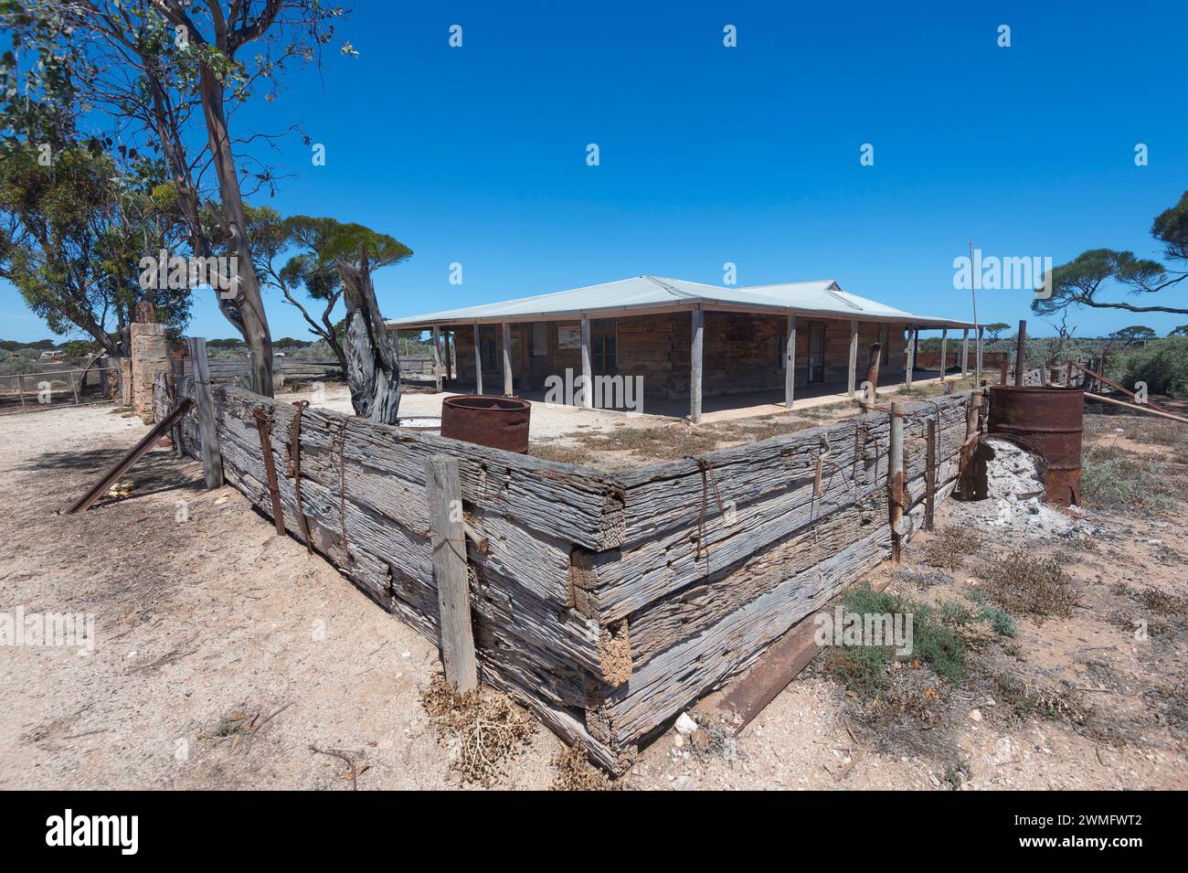 Old Koonalda Homestead is a point of interest along the Eyre Highway, Nullarbor, South Australia, SA, Australia Stock Photo
