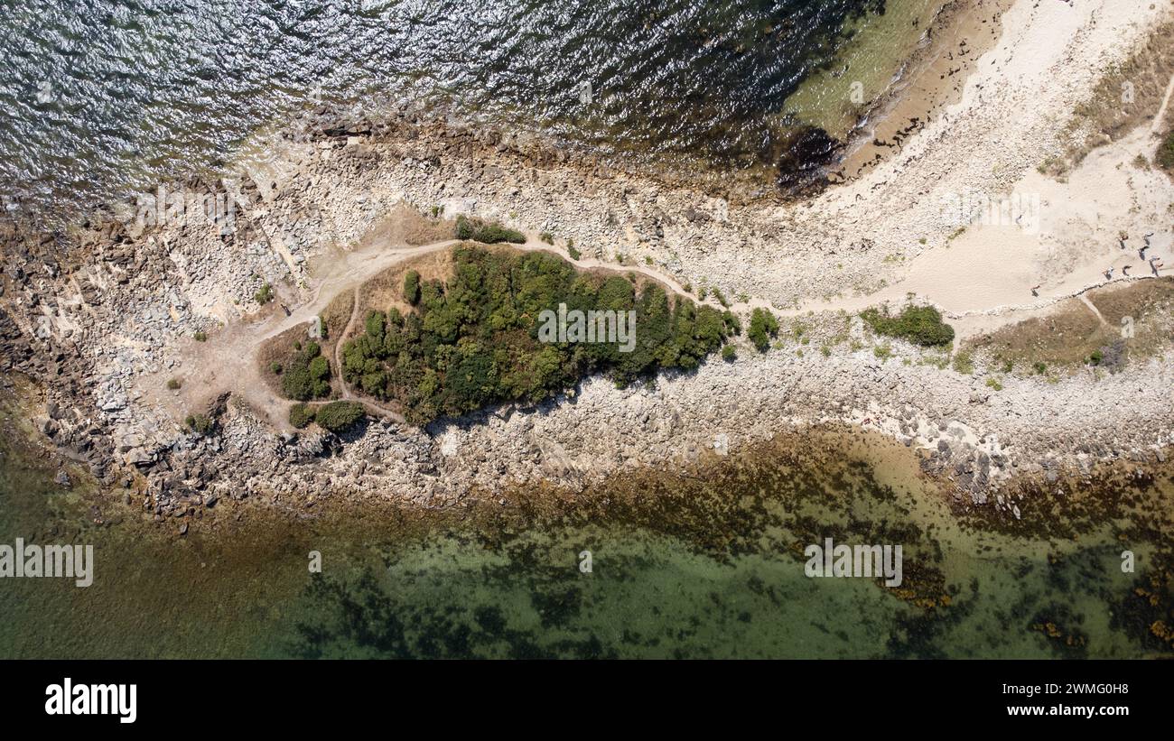 France, Brittany, Morbihan, la Trinite-sur-Mer on 2022-07-25. Summer aerial photograph of the town of La Trinite-sur-Mer, a popular port and seaside r Stock Photo