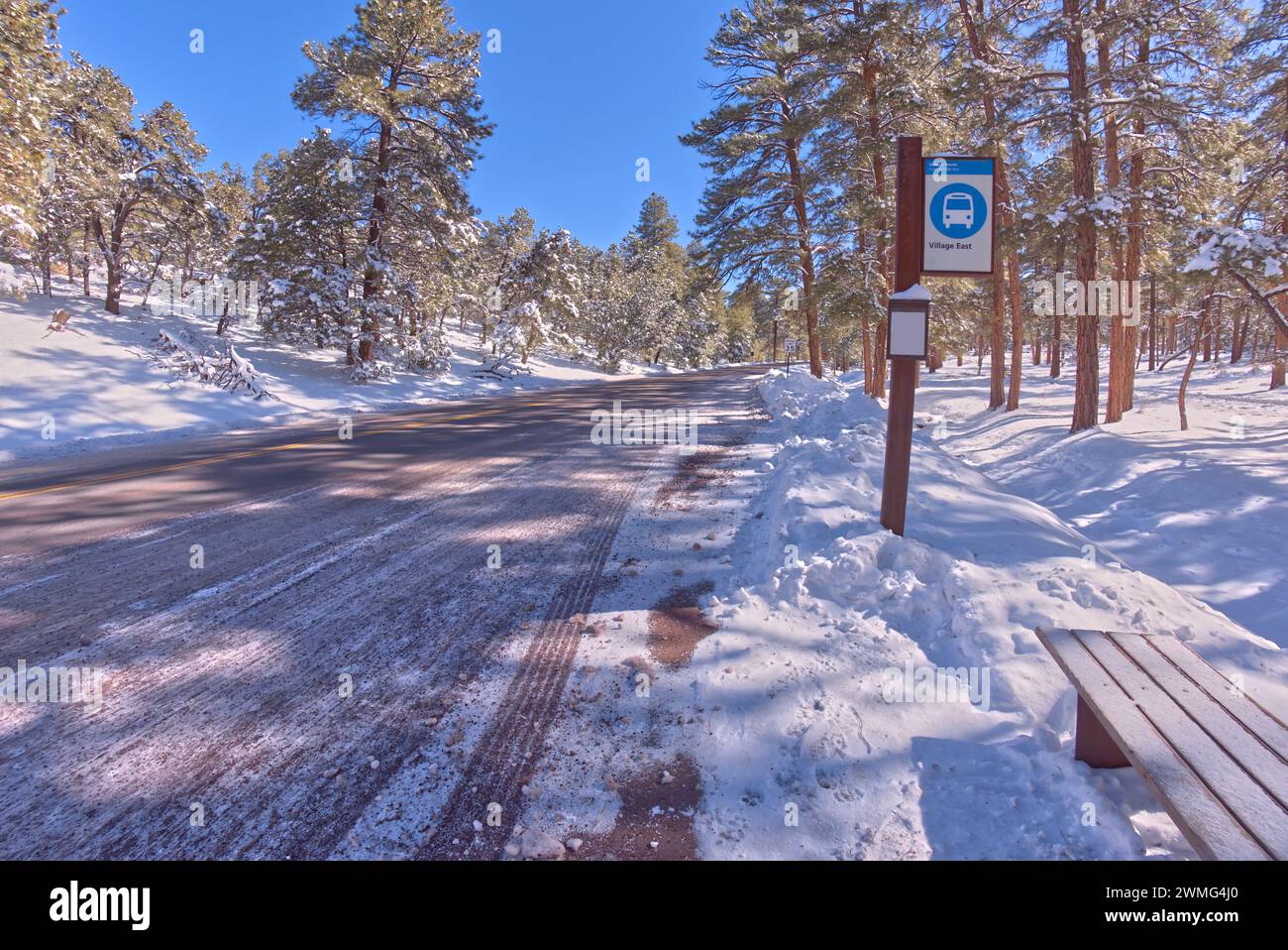Village bus stop hi-res stock photography and images - Alamy