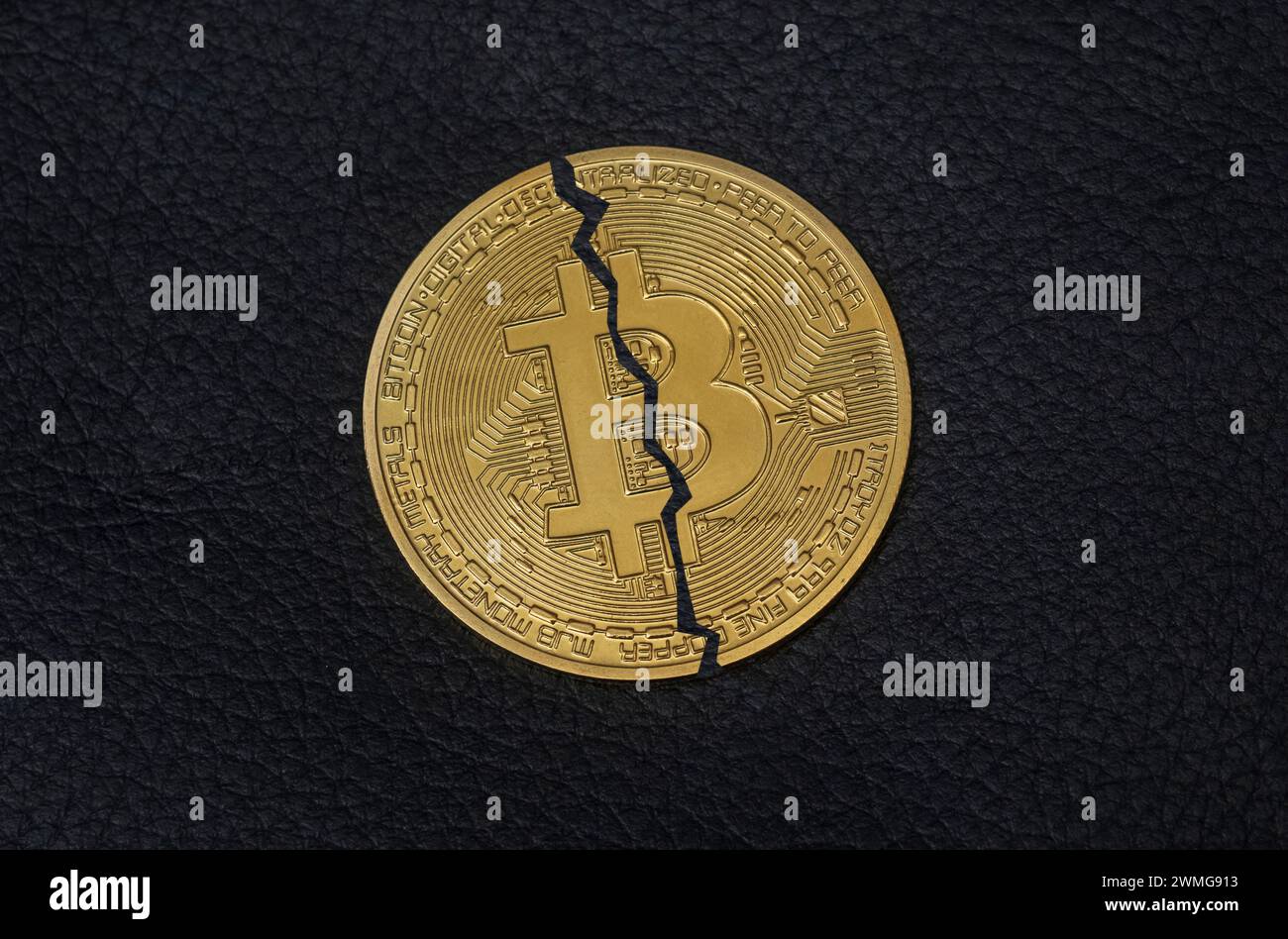 Bitcoin symbol hi-res stock photography and images - Alamy