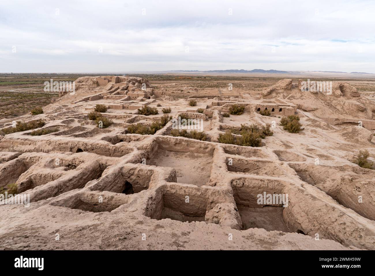 Ruins of the Fortress Kyzyl-Kala of Ancient Khorezm in Kyzylkum desert. Uzbekistan Stock Photo