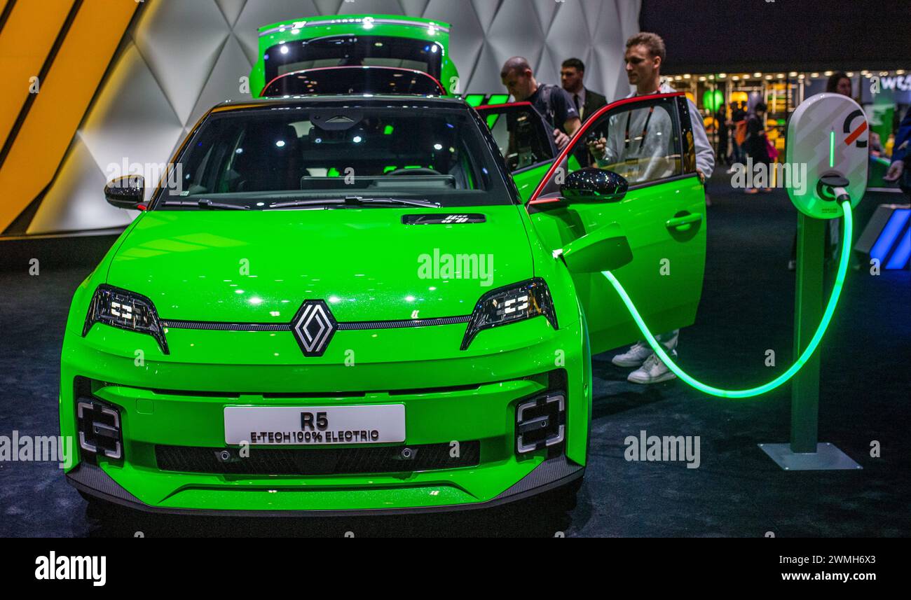 Renault r5 e tech hi-res stock photography and images - Alamy