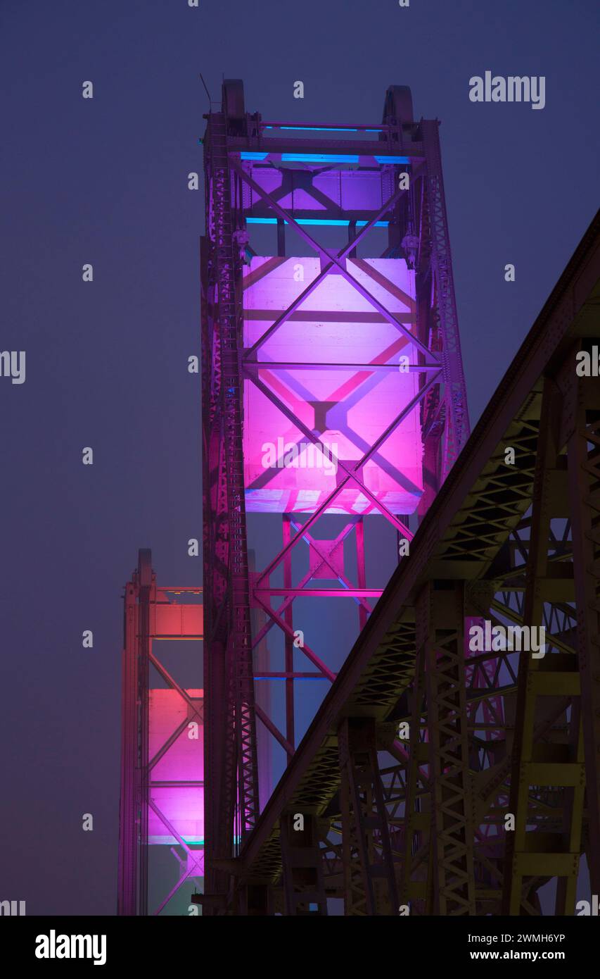 Night lights, Union Street Railroad Pedestrian & Bicycle Bridge, Salem