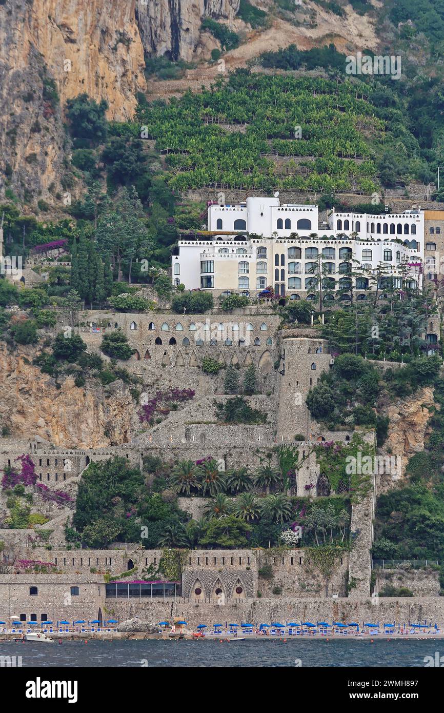 Borgo santandrea amalfi white hotel building hi-res stock photography ...