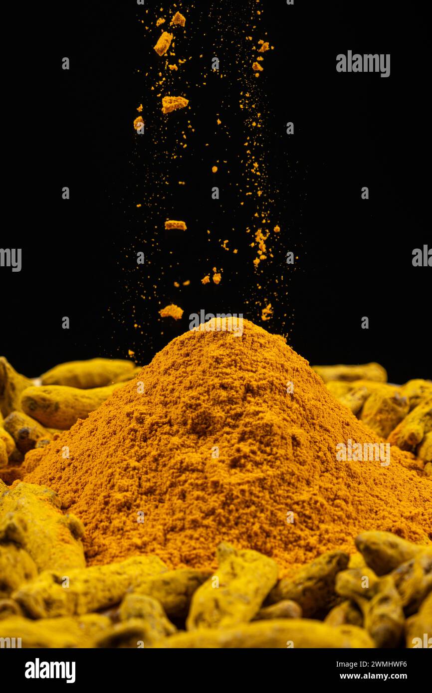 Turmeric Powder Splatter Sprinkled turmeric hi-res stock photography and images - Alamy