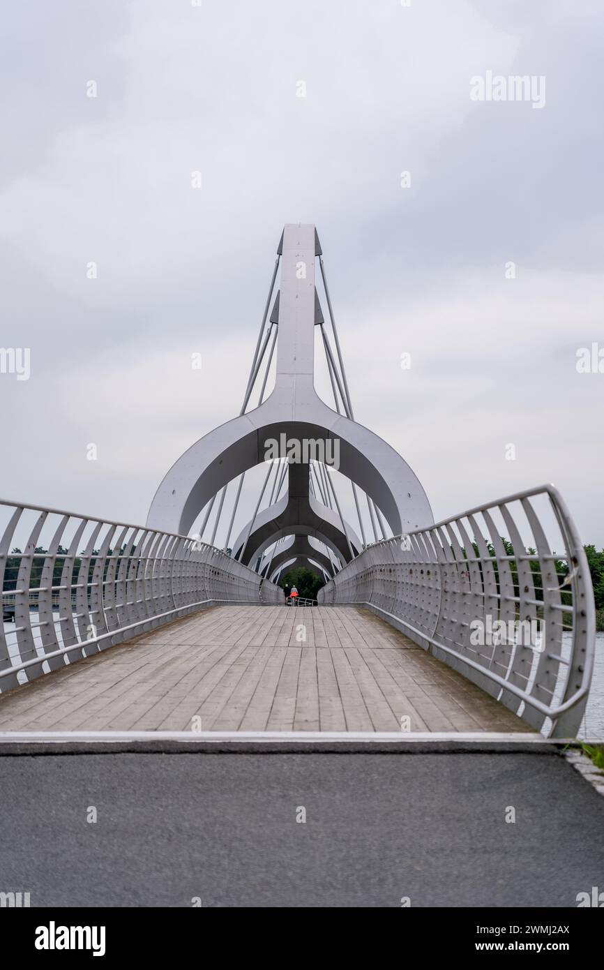 Distinctive bridge crossing hi-res stock photography and images - Alamy