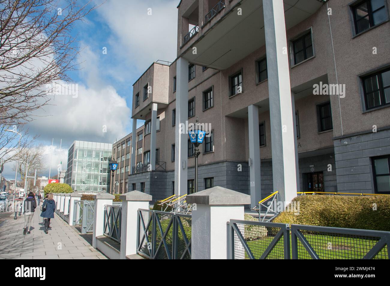 Garda siochana logo hires stock photography and images Alamy